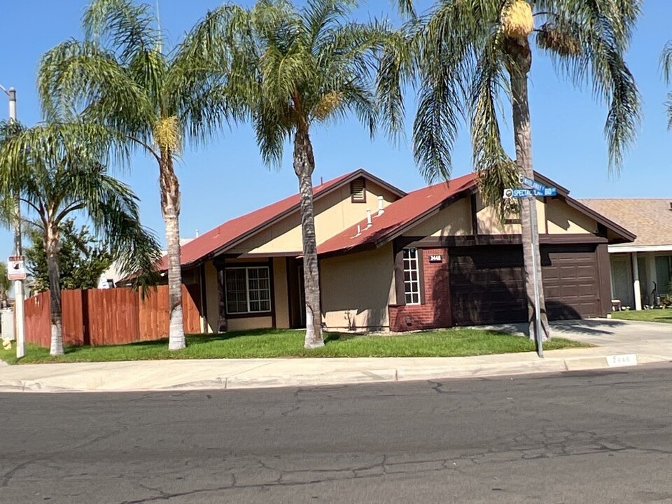 2448 Spectacular Bid St in Perris, CA - Building Photo