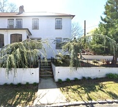 11 Floyd Pl in Great Neck, NY - Building Photo - Building Photo