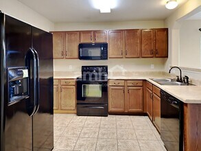 9210 Pacific Maple in San Antonio, TX - Building Photo - Building Photo