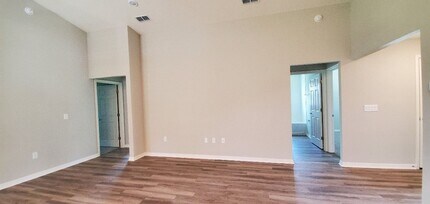 875 Orleans Dr in Eagle Lake, FL - Building Photo - Building Photo