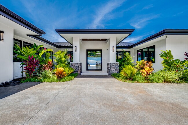 16 Kumu Niu Pl in Lahaina, HI - Building Photo - Building Photo