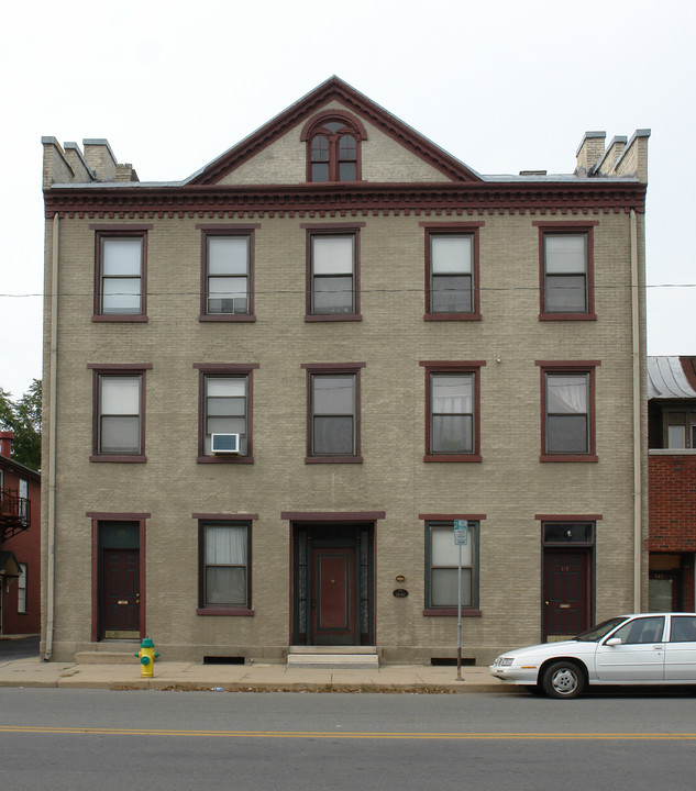 137-143 E 3rd St in Williamsport, PA - Building Photo