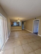 1517 Lake Crystal Dr in West Palm Beach, FL - Building Photo - Building Photo