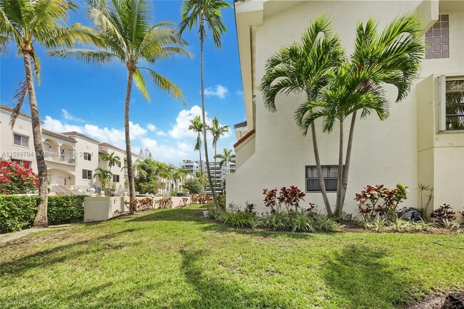 10090 Bay Harbor Terrace in Bay Harbor Islands, FL - Building Photo - Building Photo