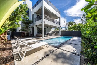 3320 NE 17th St in Fort Lauderdale, FL - Building Photo - Building Photo