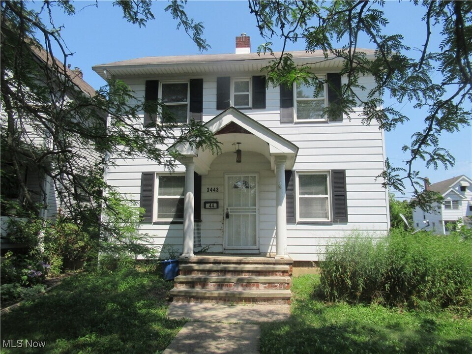 3443 W 120th St in Cleveland, OH - Foto de edificio