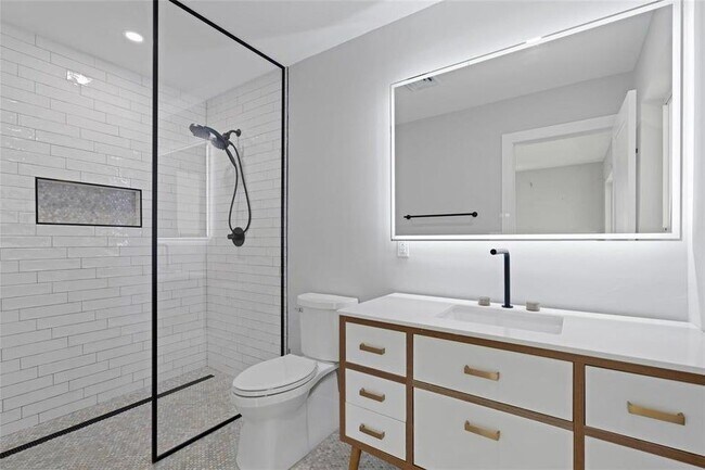 2000 SE 26th Ave in Fort Lauderdale, FL - Building Photo - Building Photo