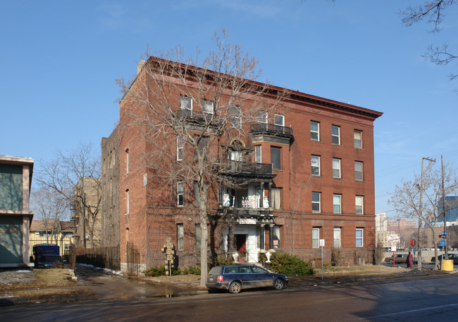 The New Waldorf in Minneapolis, MN - Building Photo - Building Photo