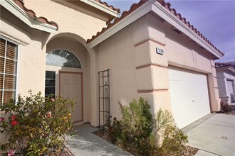 1108 Coral Rainbow Ave in Las Vegas, NV - Building Photo - Building Photo