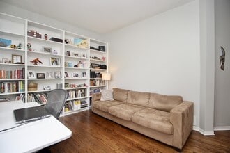 1969 Montclair Ave in Ottawa, ON - Building Photo - Building Photo