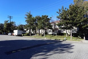 Courtyard Apartments