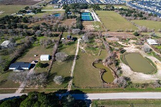 6250 N Mallard Dr in Fulshear, TX - Building Photo - Building Photo