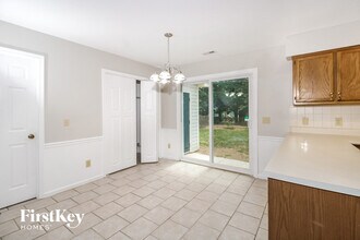 2 Hickory Knoll Ct in Greensboro, NC - Building Photo - Building Photo
