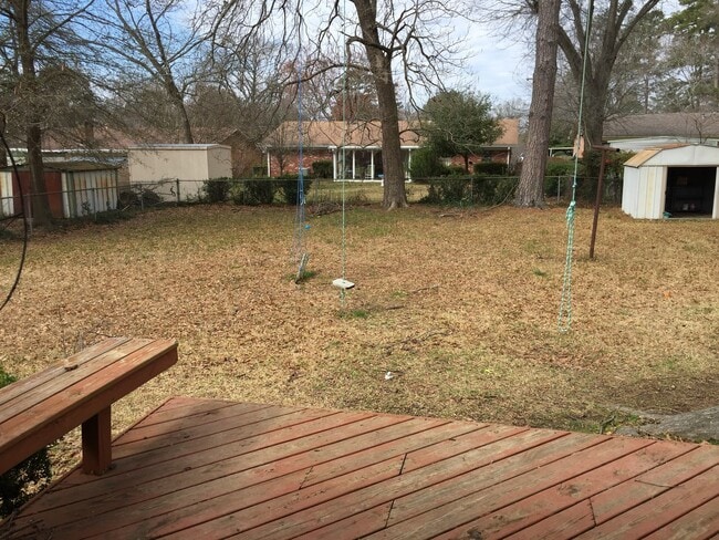 1413 Columbia Dr in Longview, TX - Building Photo - Building Photo