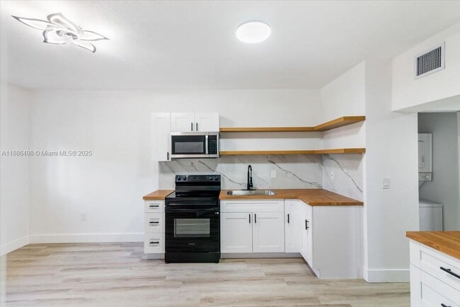 1120 NW 106th St in Miami, FL - Building Photo - Building Photo