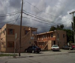 1126 NW 1st Ct in Miami, FL - Building Photo