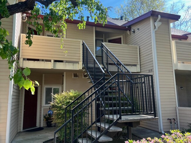 property at 1018 Cedar Gables Dr