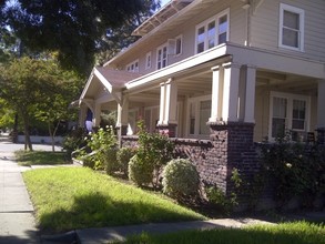 Parkside Apartments in Stockton, CA - Building Photo - Building Photo