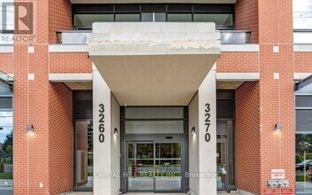 3270 Sheppard Ave E in Toronto, ON - Building Photo - Building Photo