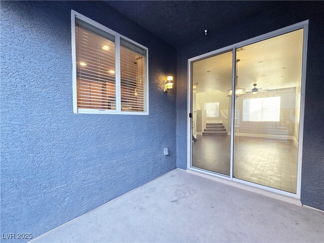 9050 W Tropicana Ave in Las Vegas, NV - Building Photo - Building Photo