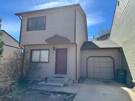 712 Sir Galahad Dr in Lafayette, CO - Building Photo