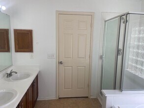 5714 Baldwin Elm St in Richmond, TX - Foto de edificio - Building Photo