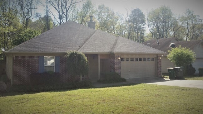 2515 Creekside Dr in Little Rock, AR - Building Photo - Building Photo