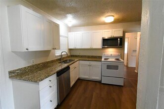 803 Biggs Terrace in Arlington, TX - Foto de edificio - Building Photo
