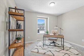 715 Spruce Needle Ln in Cedar Falls, IA - Building Photo - Building Photo