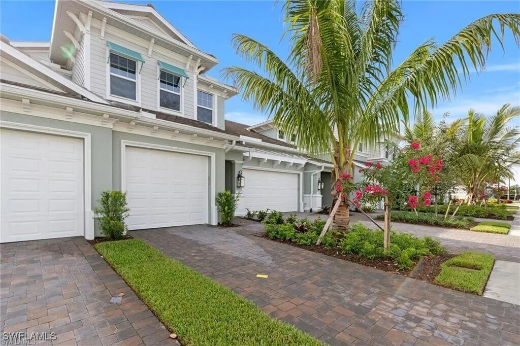 2318 Sawyers Hill Rd in Naples, FL - Building Photo