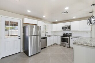 5113 E Bellevue St in Tucson, AZ - Building Photo - Building Photo