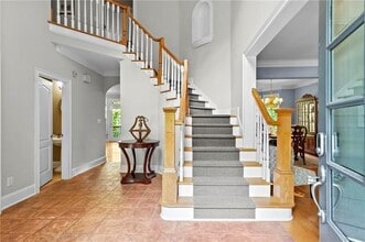 1169 Dawn View Ln NW in Atlanta, GA - Foto de edificio - Building Photo