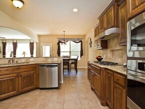 271 Longmont Ln in Austin, TX - Building Photo - Building Photo