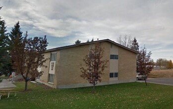249 N 8th W in St Anthony, ID - Building Photo - Building Photo