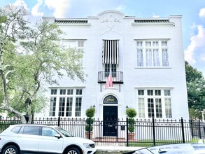 The Lauren Luxury Apartments in New Orleans, LA - Building Photo - Building Photo