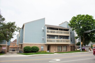 813 W Springfield in Urbana, IL - Building Photo - Interior Photo