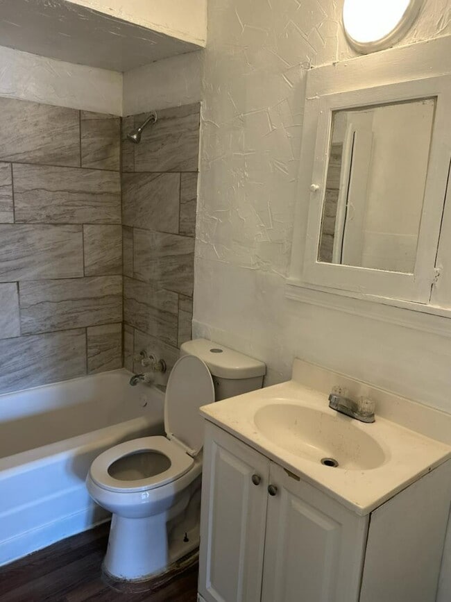 property at 2617 E 114th St