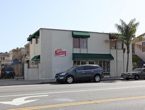 3032-3036 E 7th Street in Long Beach, CA - Building Photo - Building Photo
