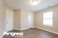 715 Remington Heights Dr photo'