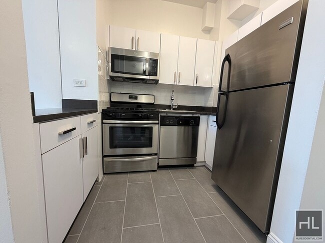 WEST 22 STREET, Unit 3U in New York, NY - Building Photo - Building Photo