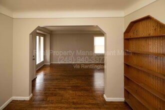 20772 Dexter Blvd in Warren, MI - Building Photo - Building Photo