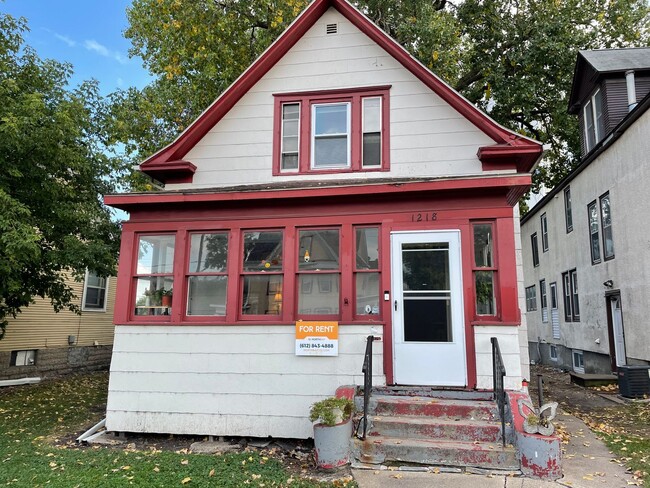 1218 Como Ave SE in Minneapolis, MN - Building Photo - Building Photo