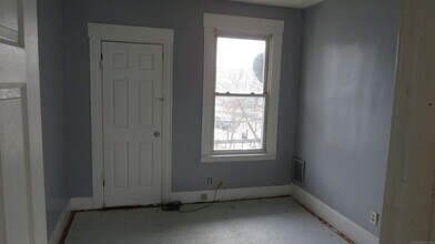705 Dixwell Ave in New Haven, CT - Building Photo - Building Photo