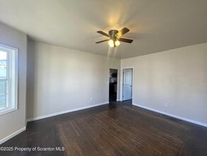 127 W Line St in Olyphant, PA - Building Photo - Building Photo
