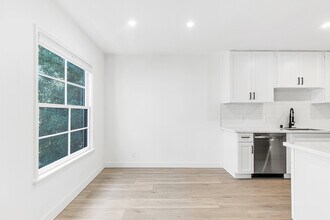 408 N Maple Dr in Beverly Hills, CA - Building Photo - Building Photo