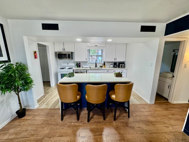 6922 Bryn Mawr Dr in Austin, TX - Building Photo - Building Photo