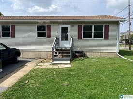 6 Eley St in Nazareth, PA - Building Photo