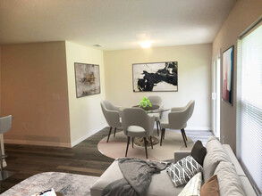 51 Lloyd Trl in Palm Coast, FL - Foto de edificio - Building Photo