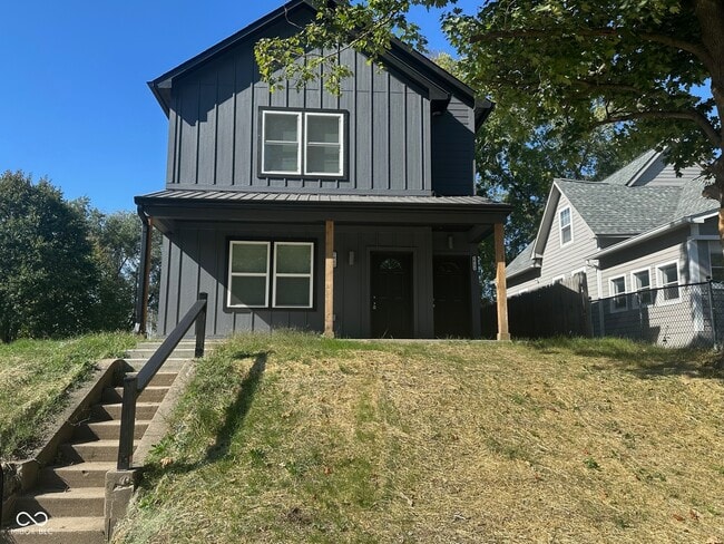 property at 2612 Boulevard Pl