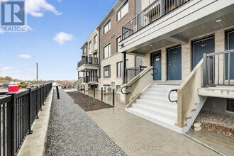 801 Glenroy Gilbert Dr in Ottawa, ON - Building Photo - Building Photo